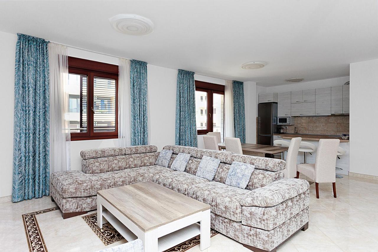 Three Bedroom Spacious Apartment Anatolia Будва Екстер'єр фото